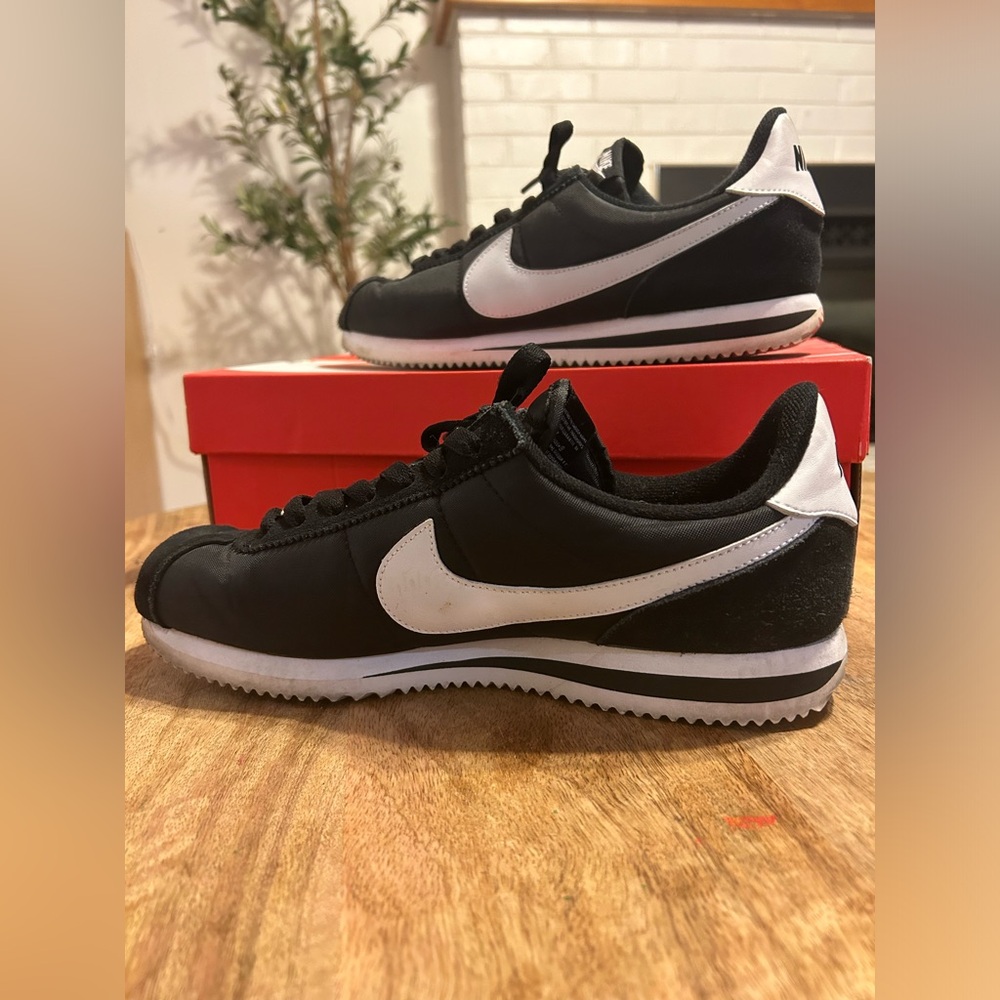 Nike Classic Cortez White/Black Lace-up Low Top Leather Sneaker Shoes Me…